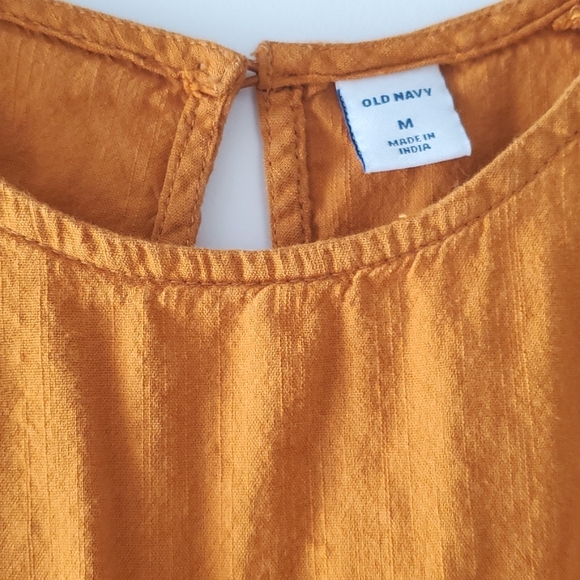 Old Navy Cotton Tank Top in Golden Yellow (M) - Picture 2 of 3